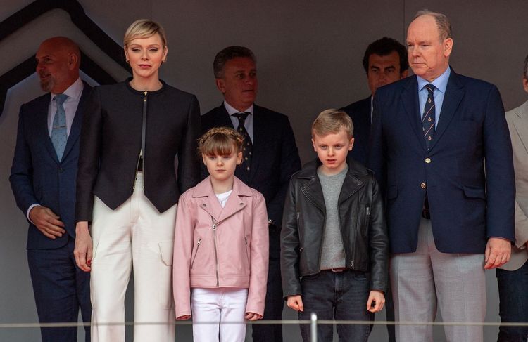 Albert II et Charlène de Monaco : apparition remarquée à l’Élysée avec leurs enfants