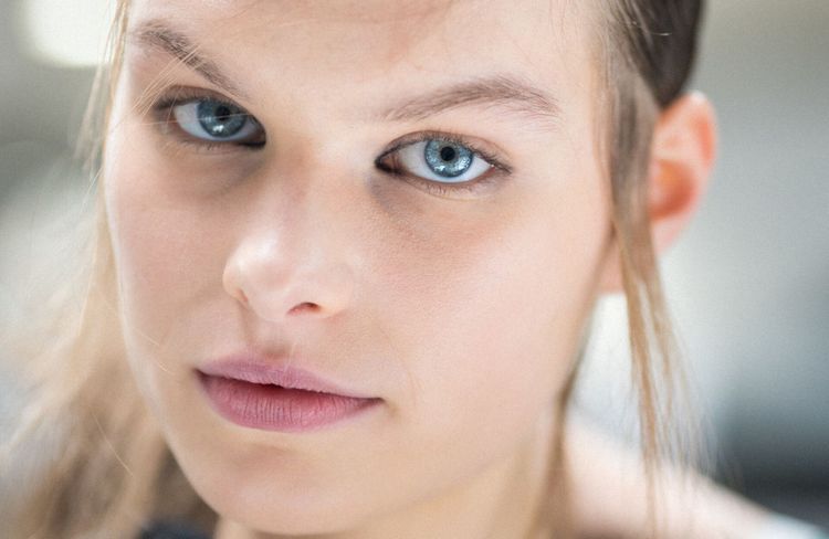 Regard couture : Dior dévoile la plus belle façon de porter l’eyeliner cette saison