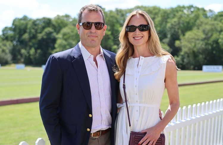 Peter Phillips, petit-fils d’Elisabeth II, se fiance avec une bague digne de la reine et perpétue la tradition royale