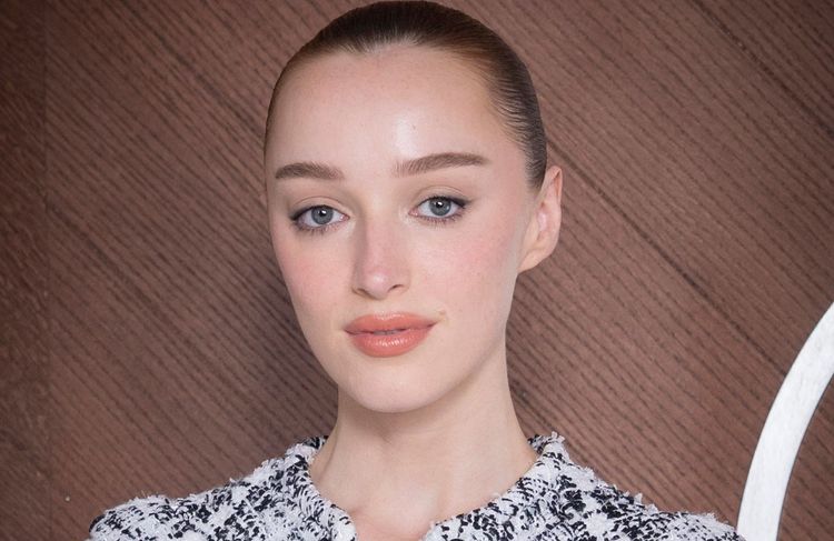 Métamorphosée, Phoebe Dynevor (Bridgerton) change radicalement de coupe de cheveux