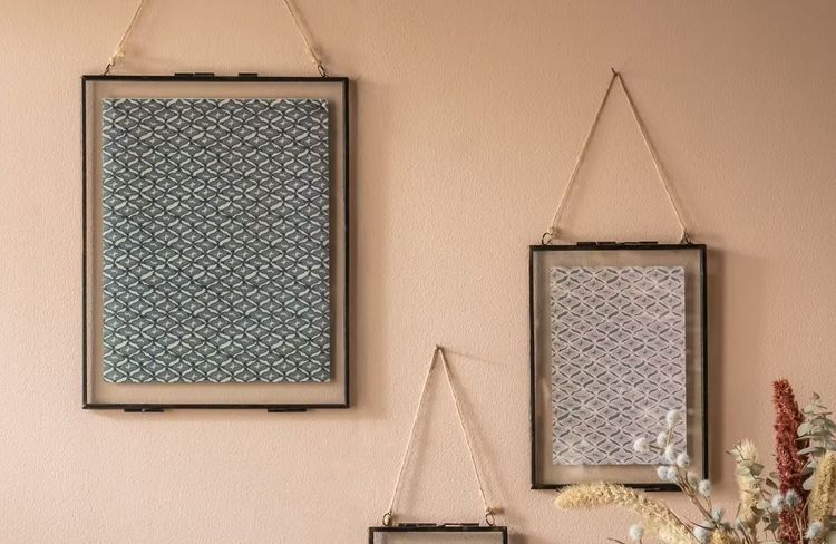 Donnez un look vintage à vos cadres suspendus grâce à cette astuce toute simple