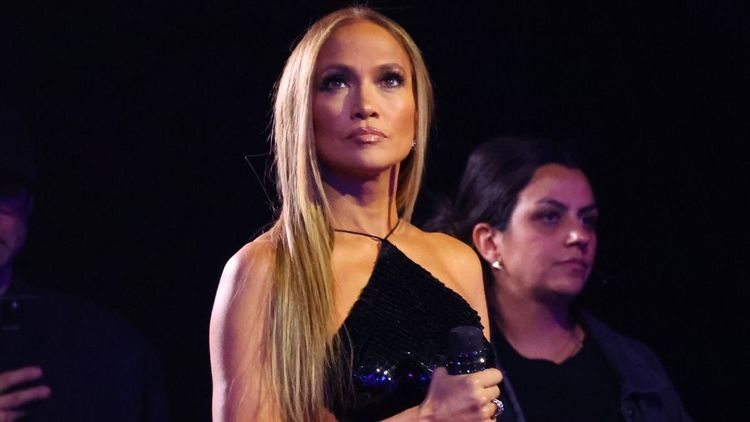 "Laisse ta foufoune se reposer" : Jennifer Lopez "un peu coquine" à 56 ans, l'ex de Ben Affleck se prend un violent taquet