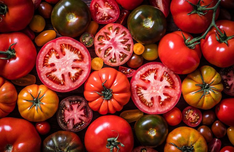 Faut-il enlever la peau des tomates ?