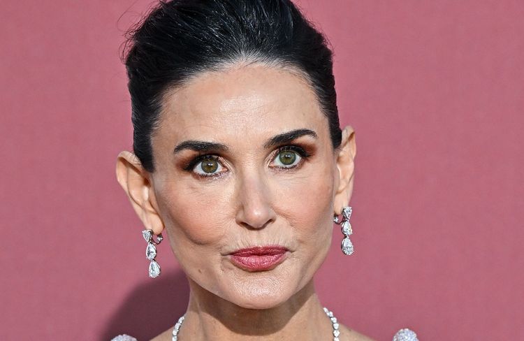 Ravissante, Demi Moore adopte la coiffure la plus sexy de l’été
