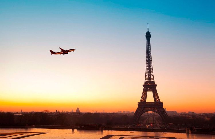 Travel Tuesday : la date à ne pas manquer pour réserver ses billets d’avion à prix cassé