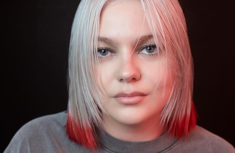 Louane annonce le retour de cette coloration tendance des années 2000