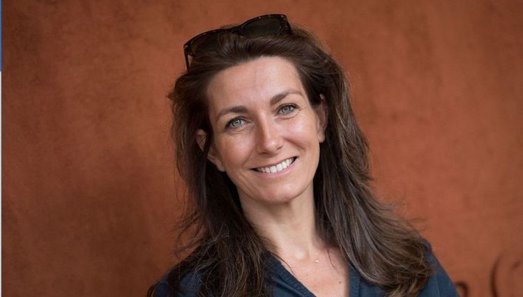 Anne-Claire Coudray en visite sur le chantier de Notre-Dame de Paris : les ouvriers complètement sous son charme