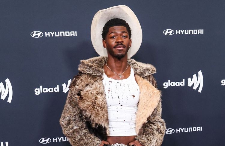 Après son arrestation à Los Angeles, le rappeur Lil Nas X a été inculpé