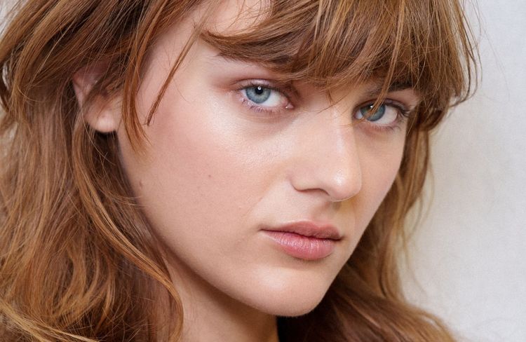 « Café-Core makeup » : le maquillage aux couleurs chaudes et gourmandes qui va illuminer l’automne-hiver