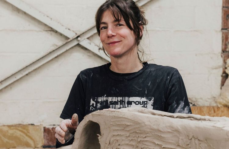 Qui est Sharon Von Overmeiren, la céramiste et sculptrice aux créations fantasmagoriques