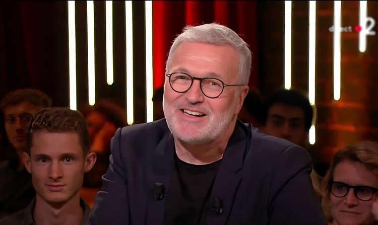 Laurent Ruquier, 60 ans, se confie sans détour sur son jeune compagnon : "Il ne suffit pas d’avoir un...