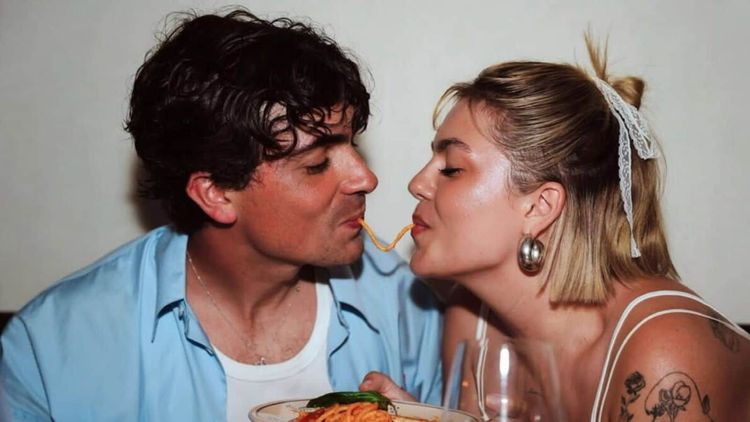 Louane bientôt mariée à Florian Rossi, le père de sa fille : la chanteuse en plein préparatifs annonce un changement de look