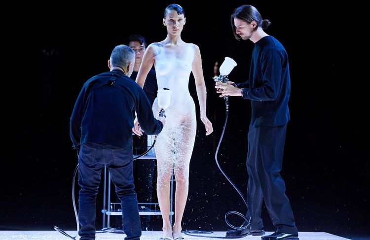 Coperni promet un défilé de mode surprenant à la Fashion Week de Paris en mars