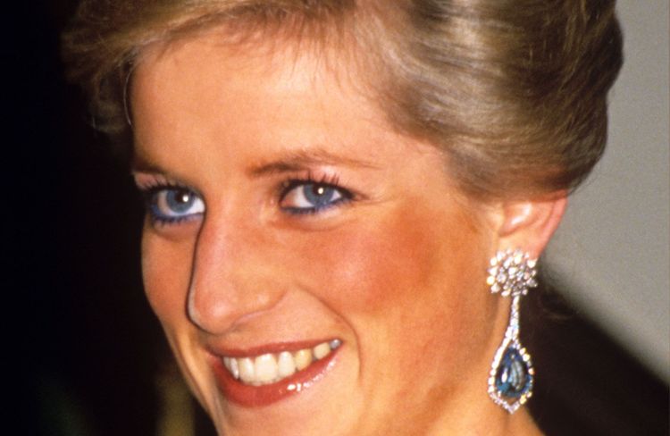 Lady Diana : son chignon culte revisité par son coiffeur pour la Fashion Week de Londres
