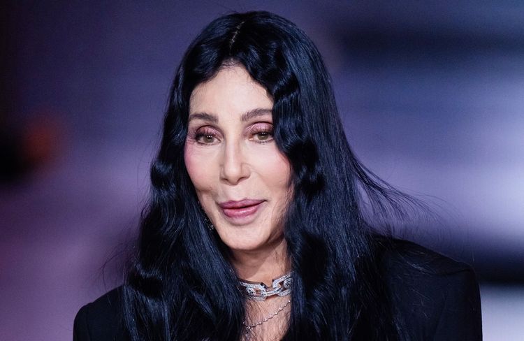 Transformée, Cher adopte une nouvelle coloration tendance