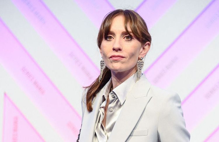 Isabelle Huppert : sa fille Lolita Chammah revient sur la tragique perte de son bébé