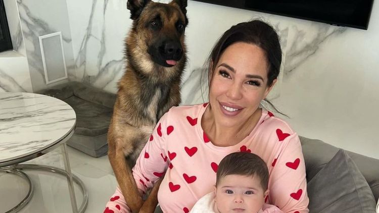 Kim Glow : sa fille hypnotisée par les écrans ? Elle explique