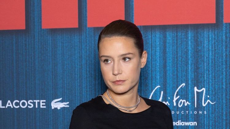 "Elle veut rentrer dans ma maison" : Adèle Exarchopoulos recadre Anne-Élisabeth Lemoine