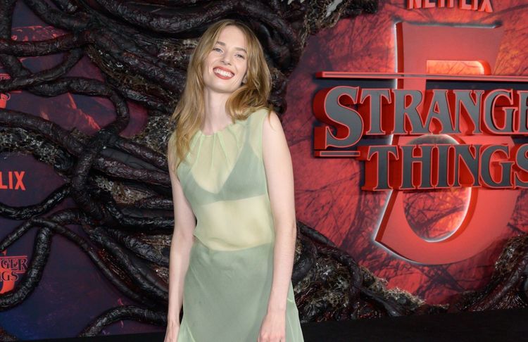 Maya Hawke dévoile les conseils de ses parents Uma Thurman et Ethan Hawke pour gérer sa notoriété