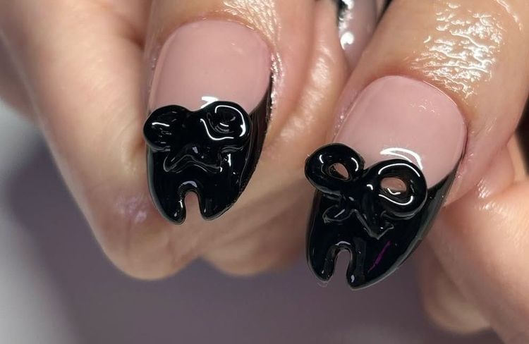 Tabi nails : pourquoi cette manucure inspirée de célèbres chaussures japonaises fait parler d'elle ?