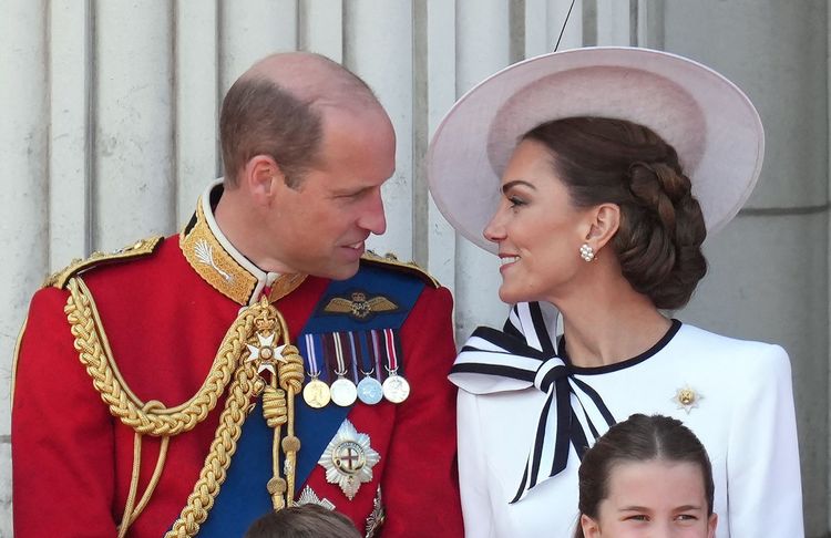 Regards et sourires complices, Kate et William plus proches que jamais au Trooping the Colour