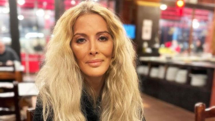 Loana : victime d'un AVC, ses proches sortent du silence