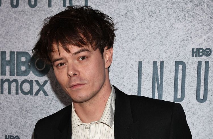 Cette star de « Stranger Things » se dévoile en membre du clan Shelby dans la suite de « Peaky Blinders »