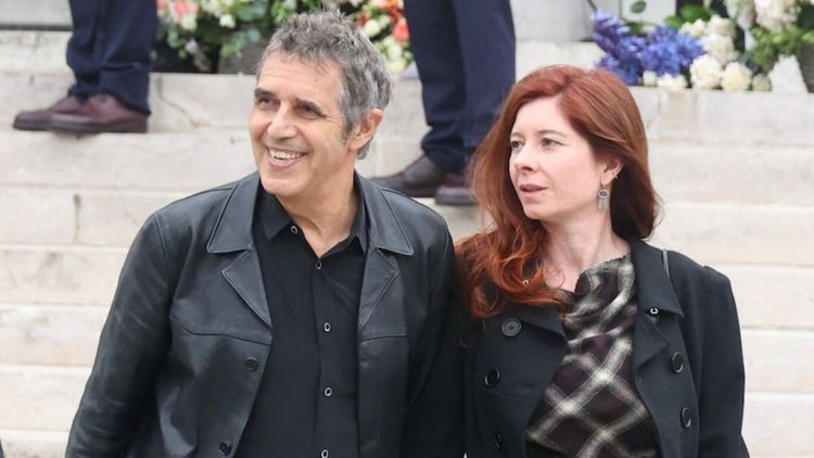Julien Clerc (78 ans) : "Le cœur et le sexe…", son couple avec Hélène, 30 ans plus jeune, évoqué sans pudeur