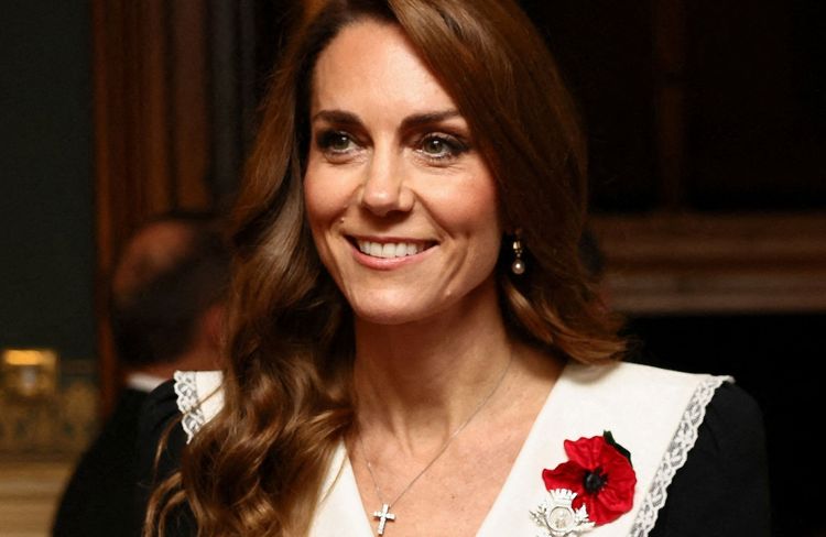 Brillance et boucles parfaites : le brushing royal de Kate Middleton nous fait rêver