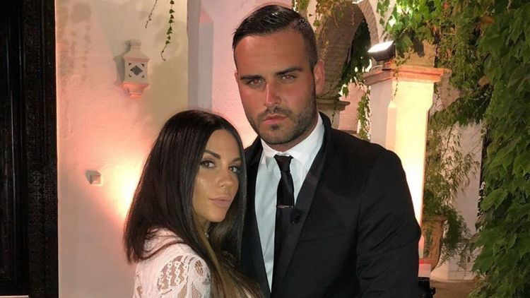 Nikola Lozina : il dévoile pour la première fois les détails de l'annonce de son divorce avec Laura à sa famille !