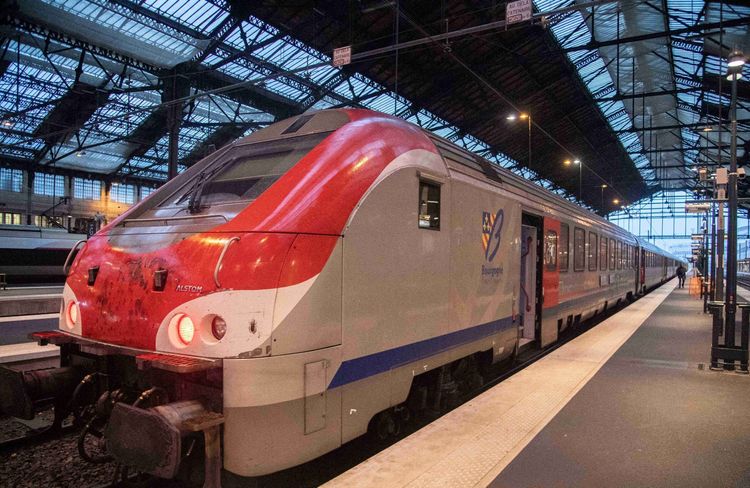 Un enfant de six ans violemment frappé par sa mère dans le TGV, la femme placée en garde à vue