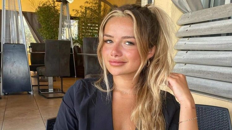 Victoria Mehault : à bout, elle affiche une internaute qui critique son fils
