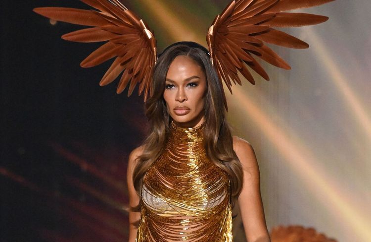 Joan Smalls, Lily Aldridge... elles revisitent cette tendance cheveux des années 2010 aux goûts d’aujourd’hui lors du défilé Victoria’s Secret
