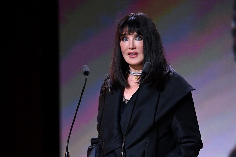 Isabelle Adjani (71 ans) provocante en bikini : l'apparition envoûtante qui attire tous les regards