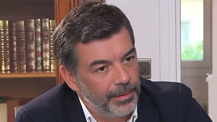 "Je ne l’ai pas vu depuis très longtemps", Stéphane Plaza isolé selon un proche