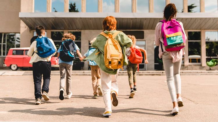 Allocation de rentrée scolaire : découvrez les nouveaux montants versés par la CAF en août 2025