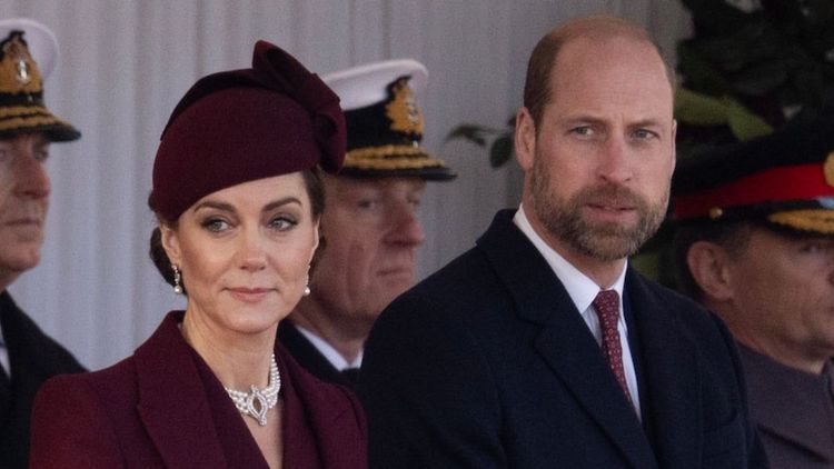 Exit Kate Middleton, le prince William grillé en plein flirt avec Britney Spears