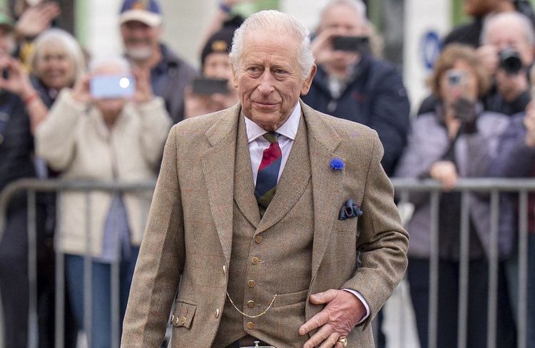 Charles III : tout sourire, son frère Edward retrouve Albert et Charlène de Monaco sur le Rocher