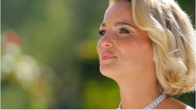 Julie (MAPR) : pourquoi sa bague est-elle moquée sur la Toile ?
