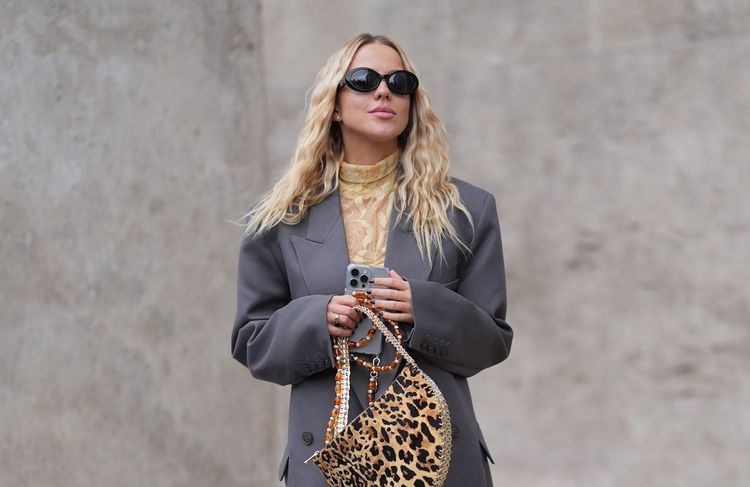 Cet automne, le sac à imprimé animal s'impose comme l'accessoire must-have