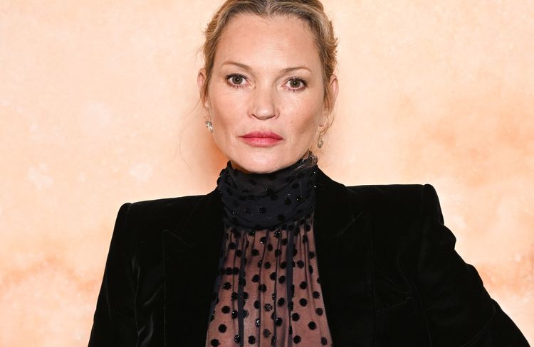 Nude lips et messy hair : le combo beauté gagnant de Kate Moss à Venise
