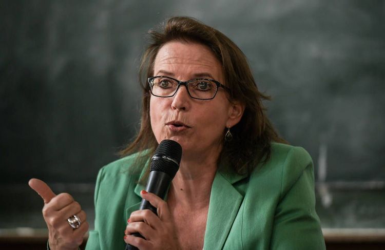 La Défenseure des droits dénonce de « lourdes défaillances » sur la protection de l’enfance