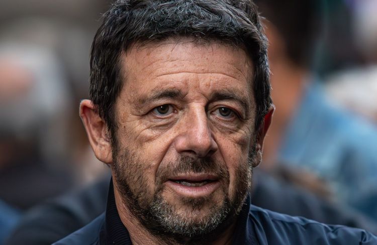 « Il arrive à passer sous ma robe » : le récit glaçant de la nouvelle accusatrice de Patrick Bruel