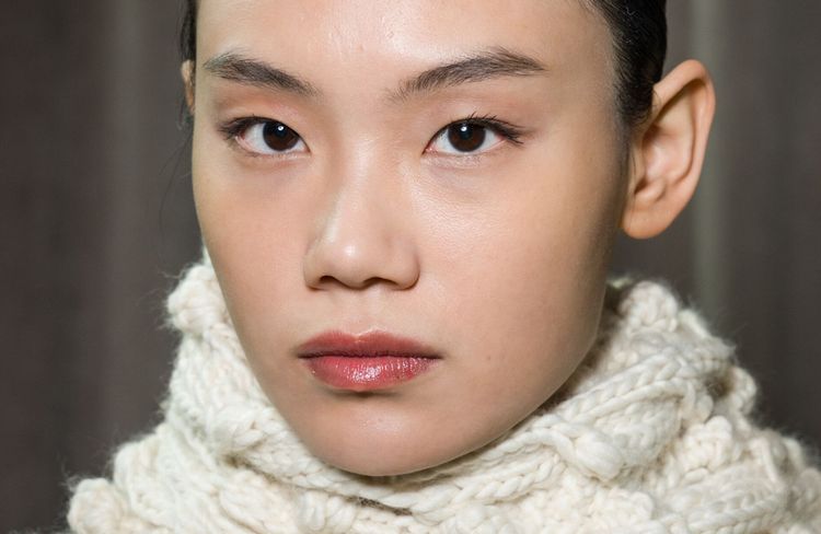 Les lèvres « baies glacées » : la tendance make-up des défilés à adopter dès maintenant