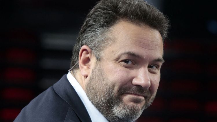 Bruce Toussaint toujours absent de TF1, sa remplaçante donne de ses nouvelles :"On va dire ça comme ça"