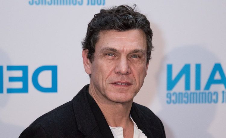 "Il la géolocalise" : Marc Lavoine accusé de contrôler Adriana Karembeu, un proche témoigne