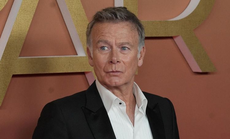 Franck Dubosc (61 ans) sans pudeur sur la vie intime de son fils de 14 ans : "Le seul baiseur de la chambrée"