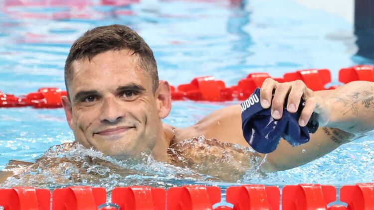 "Une pastèque à la place de la tête" : Florent Manaudou très critiqué à cause de son attitude en direct après sa demi-finale !