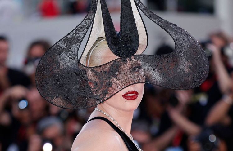 « J’ai changé » : Lady Gaga se confie sur ses anciennes addictions