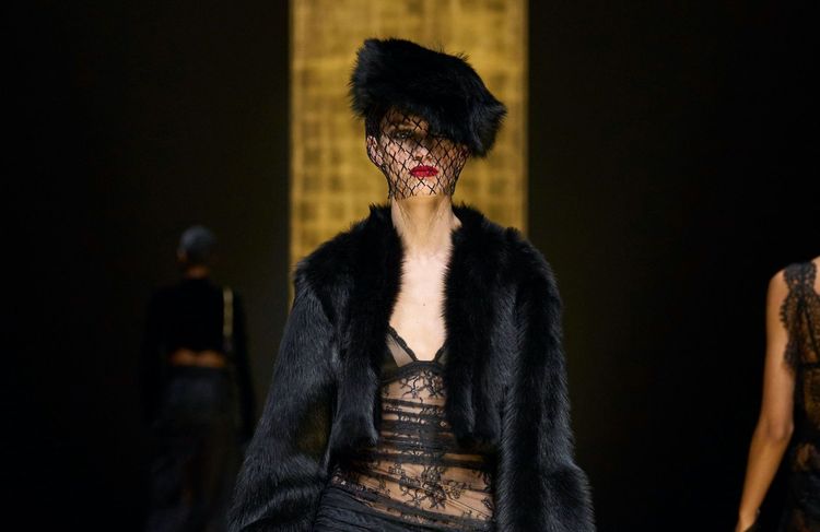 Qu’est-ce que le « Old Hollywood », cette ode au glamour opulent qui s'annonce incontournable en 2025 ?